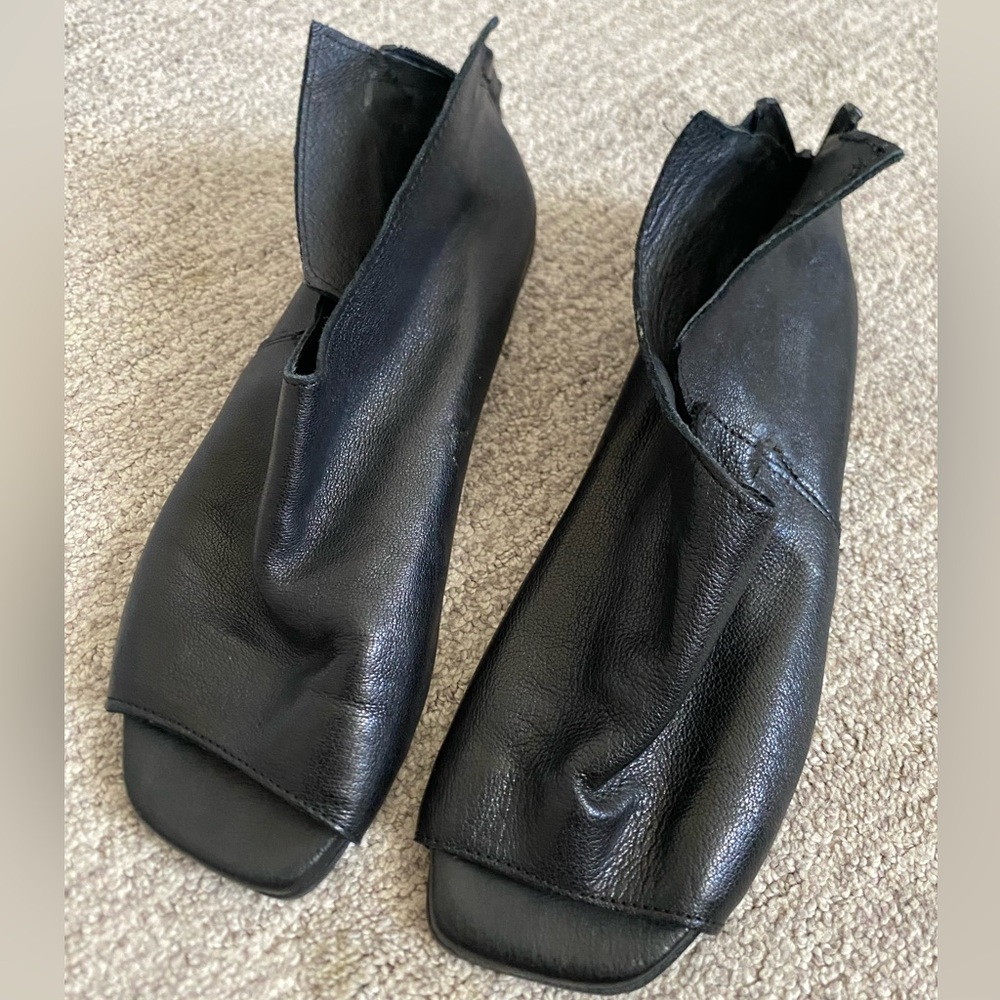 Black Leather Open-Toe Slip-On Sandals